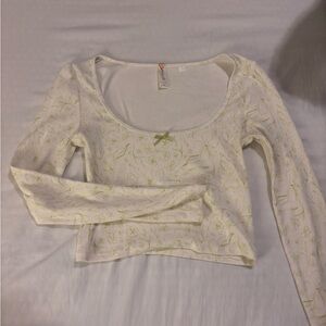 PacSun Cream Long Sleeve Crop Blouse